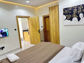 1 bedroom, internet, bed sheets