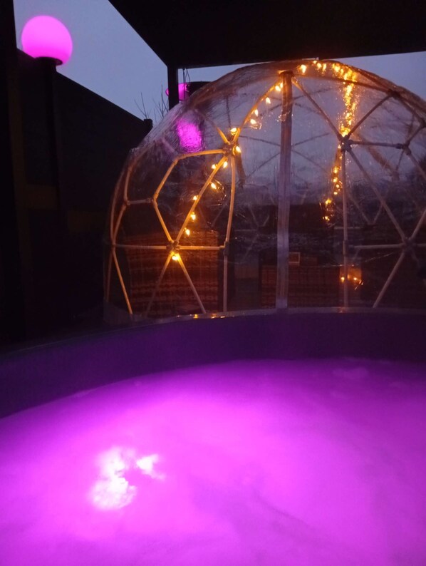 Bain à remous extérieur