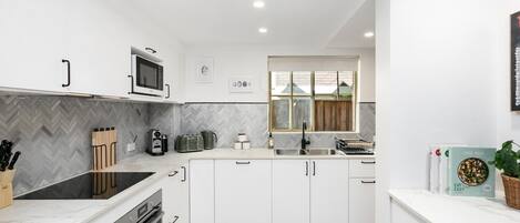 Microwave, stovetop, dishwasher