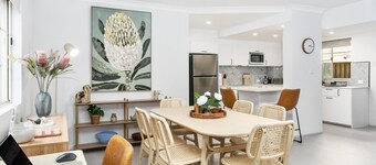 Crows Nest - ER138 - Ernest Street - Stylish townhouse, spacious layout, walk to shops and transport.