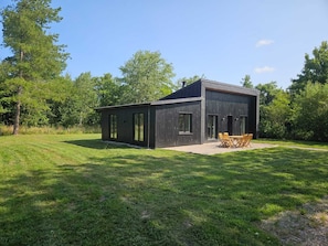 Front of property - Létendart (Saint-Quentin-en-Tourmont)