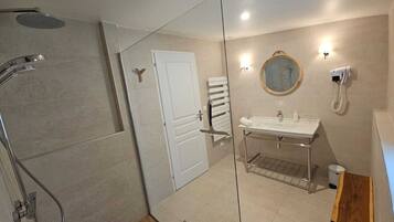 Deluxe House, 2 Bedrooms, Garden View | Bathroom | Towels, soap