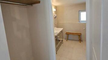 Deluxe House, 2 Bedrooms, Garden View | Bilik Mandi | Tuala disediakan, sabun