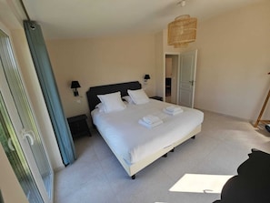 Deluxe House, 2 Bedrooms, Garden View | Tilam berlapik, Wi-fi percuma