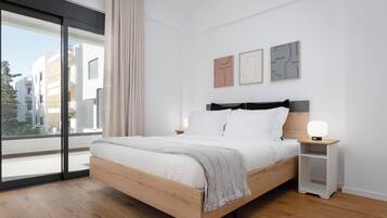 2 bedrooms, desk, iron/ironing board, travel cot