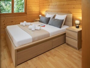 1 bedroom, travel crib, free WiFi