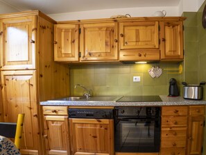 Oven, dishwasher