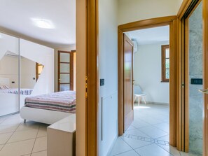 2 bedrooms, travel cot, free WiFi