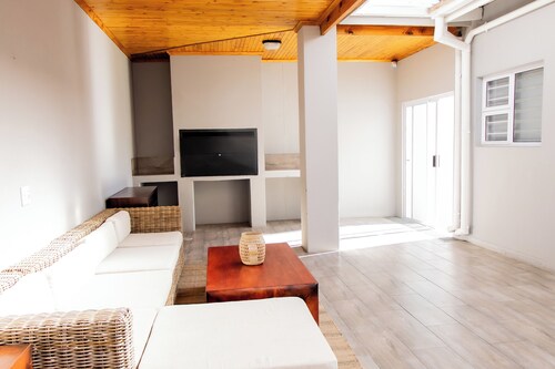 Spacious Comfort in Kleine Kuppe, Windhoek