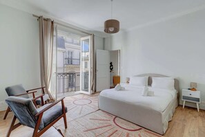 2 makuuhuonetta, työpöytä, silitysrauta/-lauta, Wi-Fi