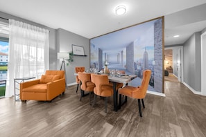 Dining - 2-Bed/2-Bath Tampa Apartment: Comfort Meets Convenience for Corporate Travelers (Tampa)