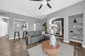 Una Smart TV, una oficina