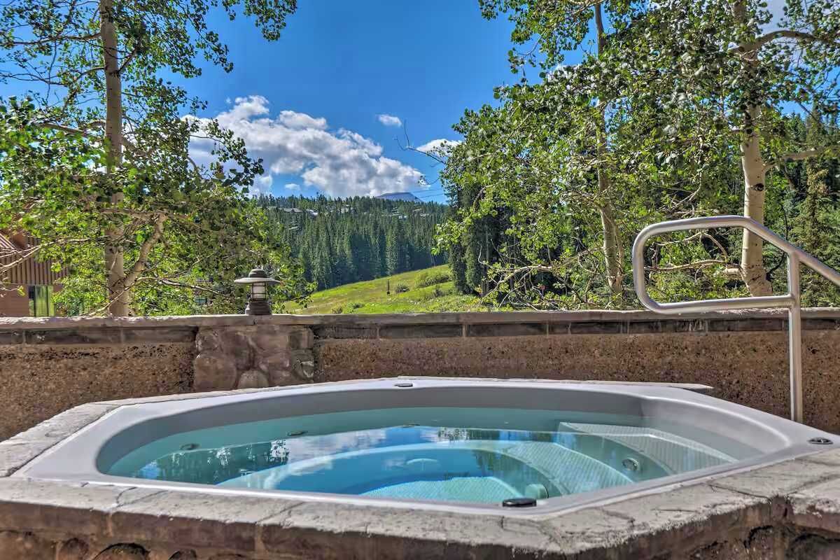 Bain à remous extérieur