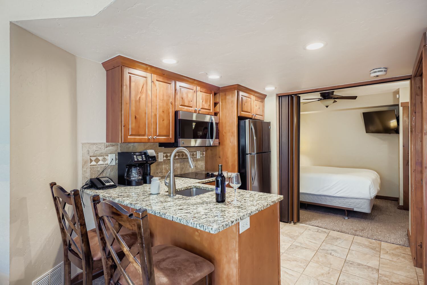 1 chambre, fer et planche à repasser, Wi-Fi, draps fournis