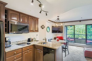 Fridge, microwave, stovetop, dishwasher