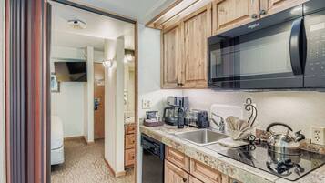 Microwave, stovetop, dishwasher, coffee/tea maker