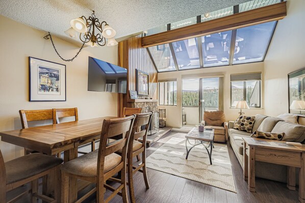 Interior - Ski In/Ski Out 2BR Condo, Dog Friendly, Hot Tubs at Beaver Run (Breckenridge)