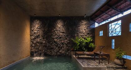 Wazen Retreat 6BR Private Pool Villa Perfect for Family and Group