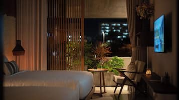 Villa, 6 Bedrooms, City View | Memory foam beds, in-room safe, laptop workspace, blackout drapes