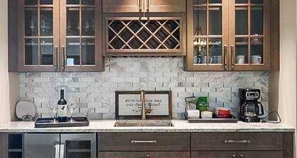 New Build, Private Beach, Central Air, Big Yard, Firepit, Wine Bar