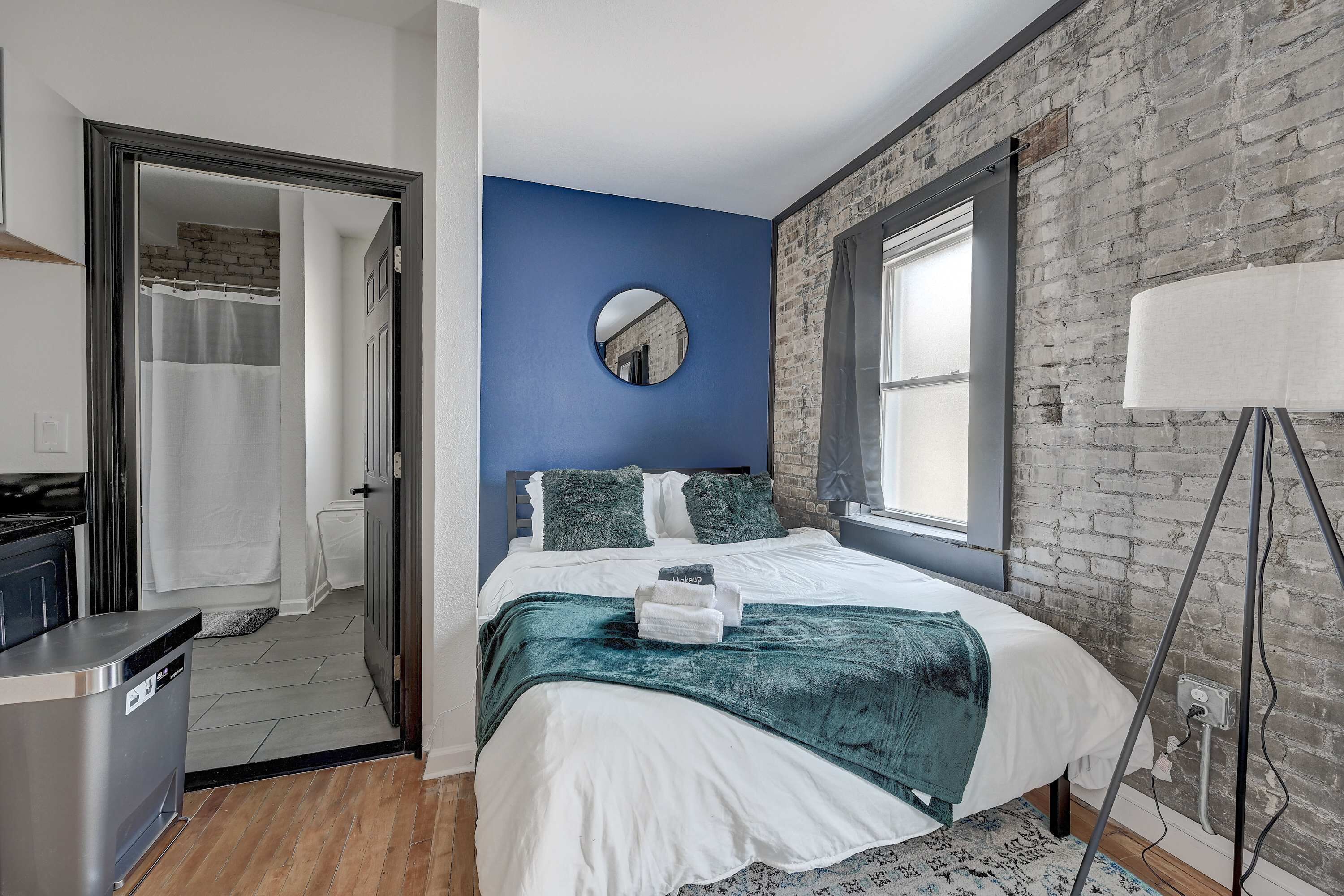 Bügeleisen/Bügelbrett, WLAN, Bettwäsche