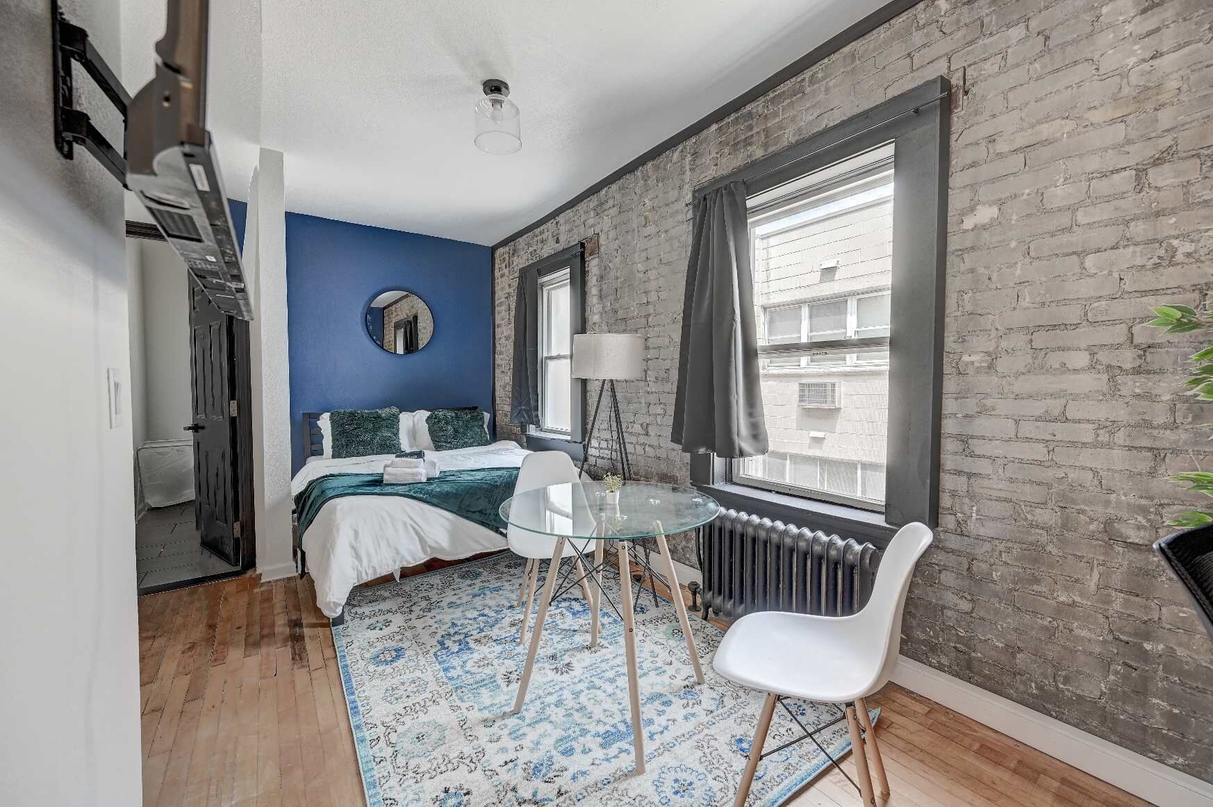 Strykejern/-brett, wi-fi og sengetøy