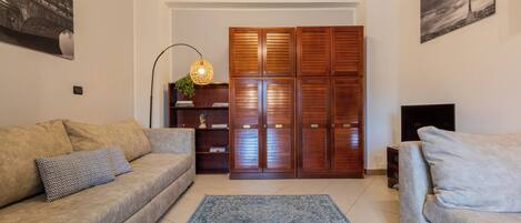 公寓, 1 間臥室 | 起居區 | 30-吋電視,提供衛星頻道