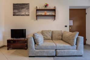Apartment, 1 Bedroom | Living area