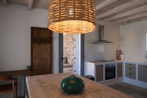 Vila conforto, piscina particular | Cozinha privada | Geladeira, fogão, cooktop, lava-louças