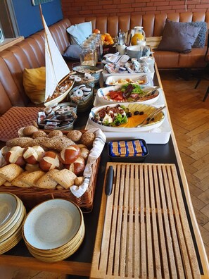 Daily buffet breakfast for a fee - Hafen17 (Kehl)