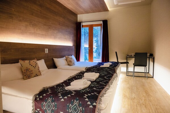 Family Quadruple Room, Garden View - Gouhou Garden Hotel (Tokyo)