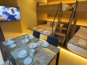 Khu vực ăn uống tại phòng