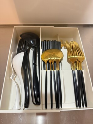 Mini-fridge, microwave, stovetop, espresso maker - Gouhou Garden Hotel (Tokyo)