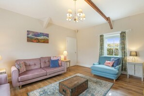 TV, peis, bordtennis og bøker