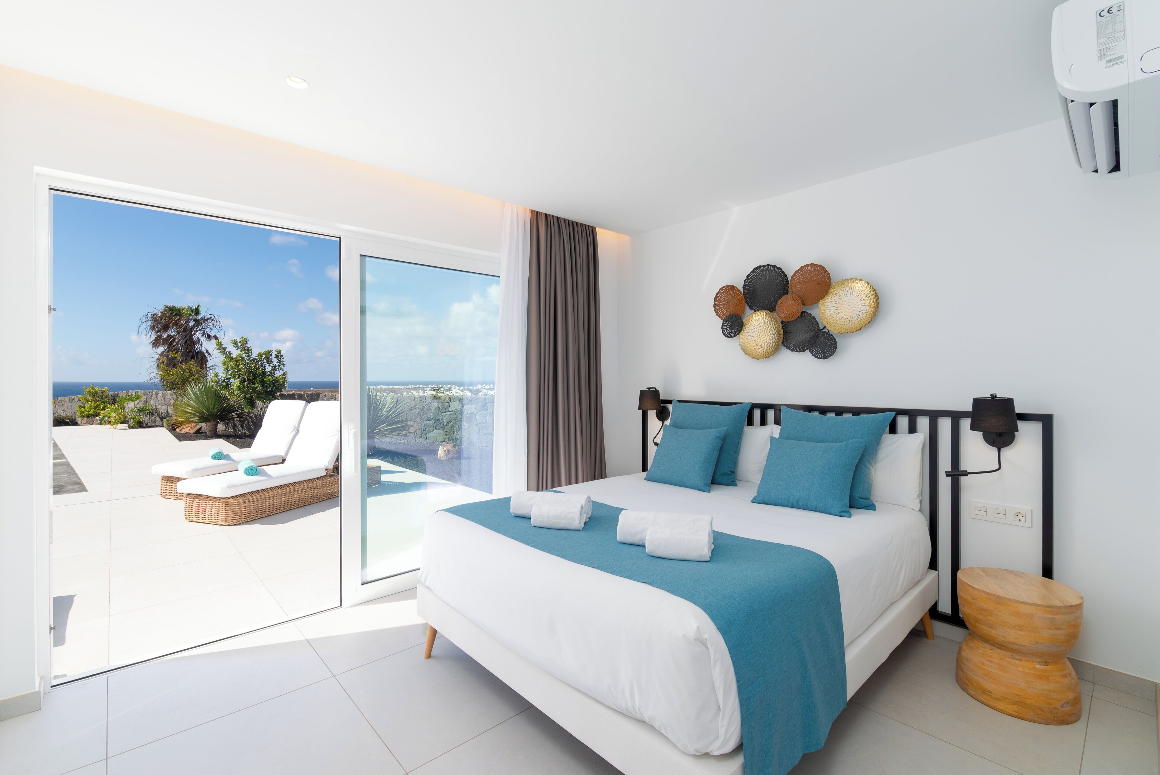 Villa Royal Elite | Premium bedding, down duvets, in-room safe, iron/ironing board