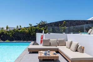 Villa Royal Deluxe: | 露台/庭院