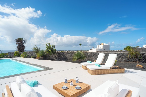 Villa Royal Elite | Terrace/patio