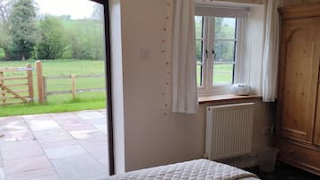 1 chambre, fer et planche Ă repasser, Wi-Fi gratuit, draps fournis