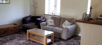 Tranquil Farlow Retreat, Sleeps 4 With Parking