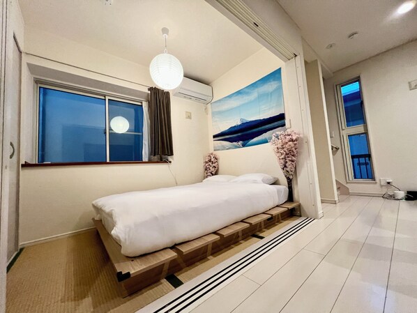 Luxury Villa, Balcony, City View | Premium bedding, down comforters, memory foam beds, blackout drapes