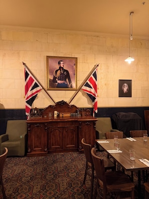 Lobby lounge