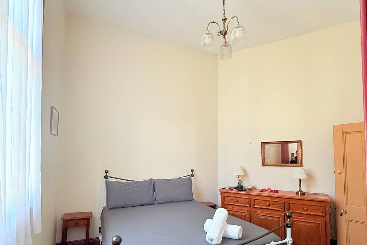 Studio Suite | WiFi (free), bed sheets