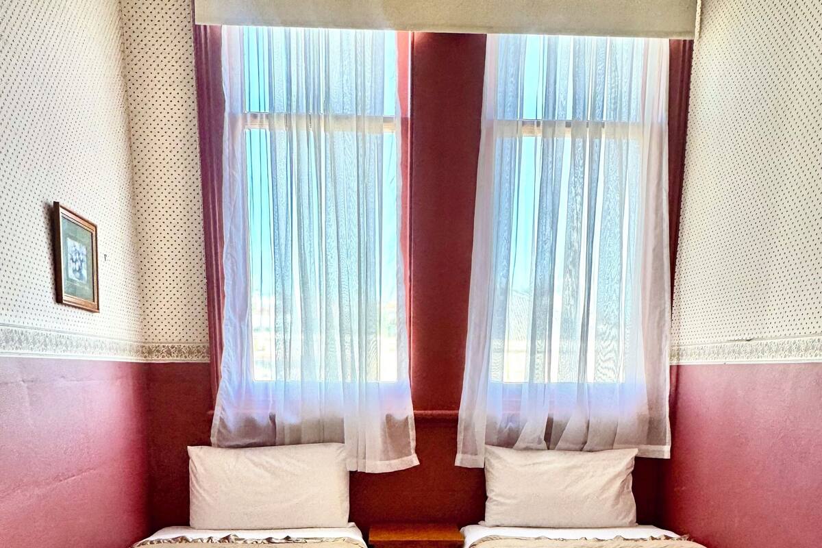 Standard Twin Room | WiFi (free), bed sheets