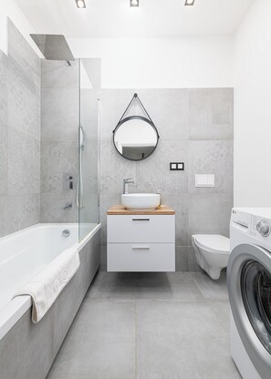 Apartment | Bathroom - RentPlanet - Apartamenty Rewolucji 1905 (Łódź)