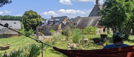 المنطقة المحيطة بالمنشأة