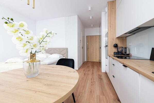 Studio, Balcony | Private kitchenette - RentPlanet - Studio Źródłowa (Łódź)