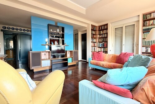 A43 - Ancona, spacious three-room apartment with garden