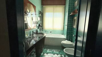 Shower, bidet, towels