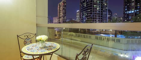 Luxury-Apartment, Stadtblick | Balkon