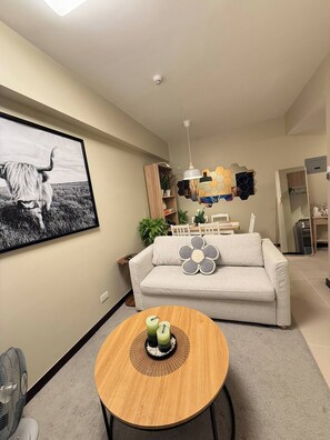 Condo, 2 phòng ngủ, phù hợp cho người khuyết tật, hồ bơi riêng | Phòng khách